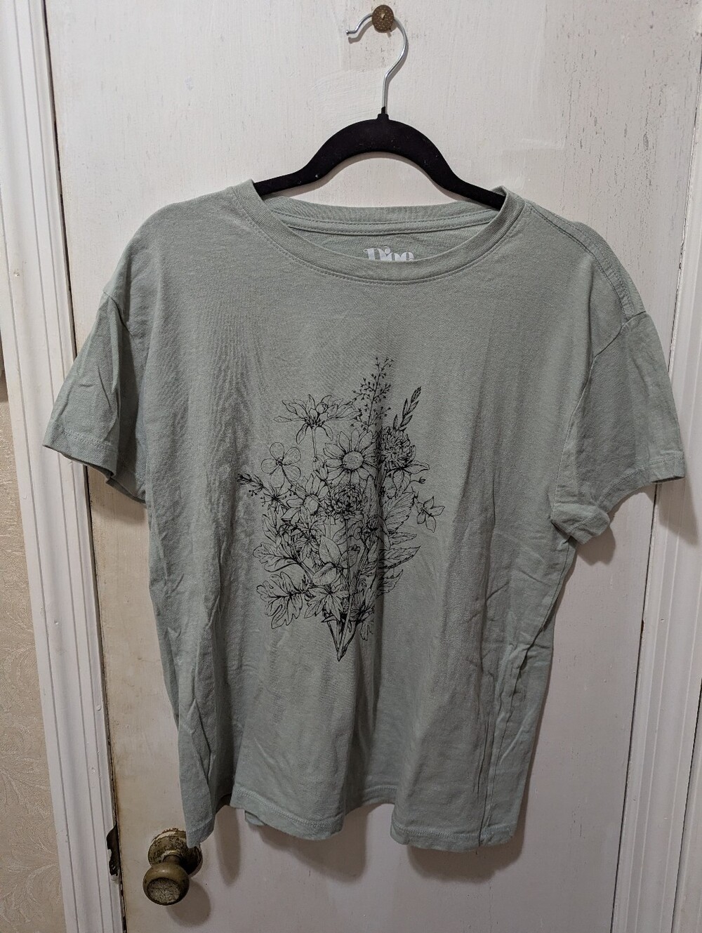 Doe 2XL Floral Graphic Short Sleeve Tee in Sage Green